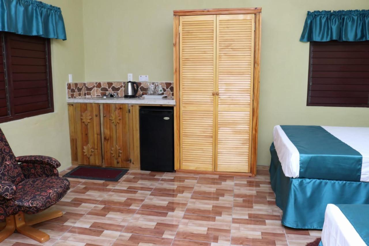Eliwes Villa Treasure Beach Exteriér fotografie